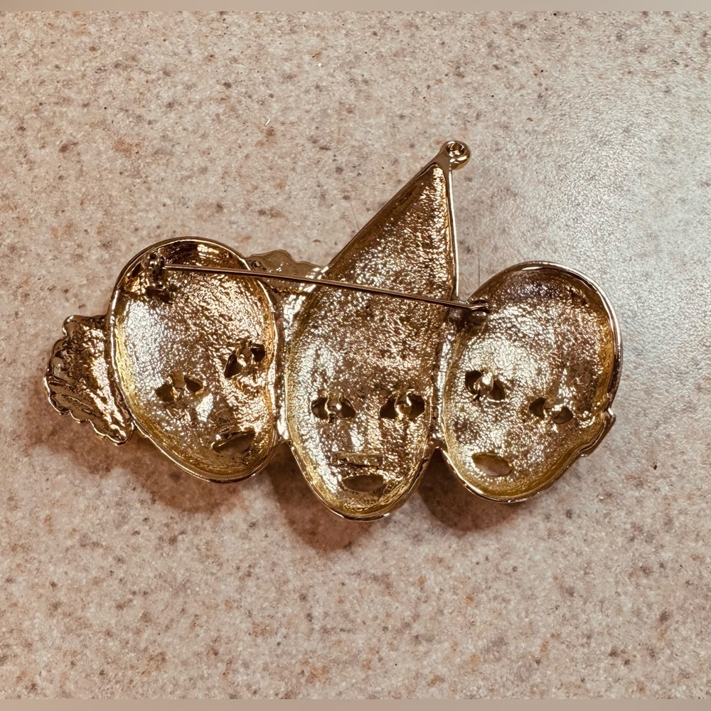 Vintage Gold Tone Crying Clowns Brooch Pin - Picture 4 of 4